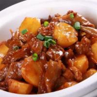 土豆牛腩煲 Braised Beef W. Potato · 