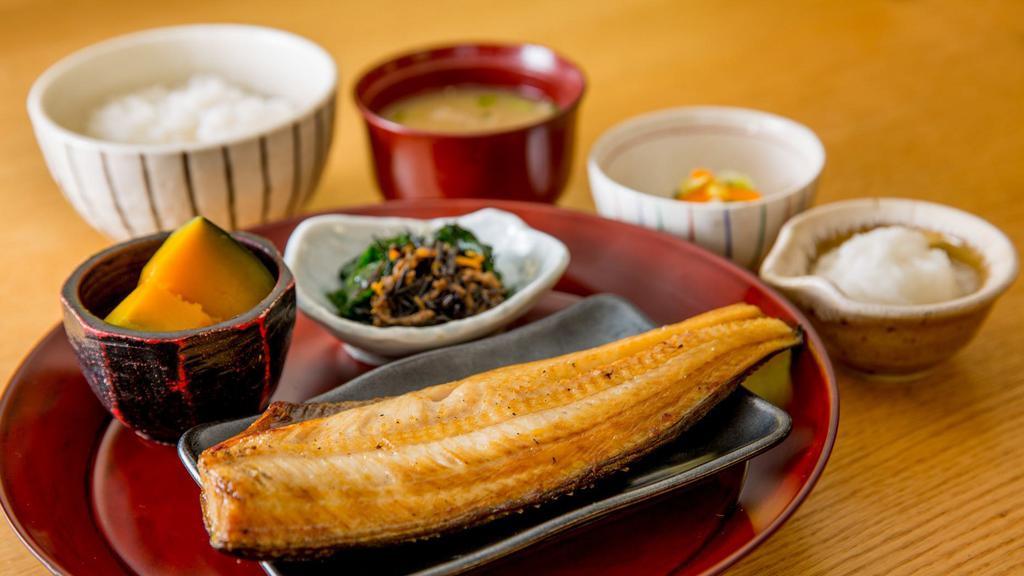Shima Hokke (Dinner) · Grilled atka mackerel served with Japanese grated radish. Served with white rice, soup, and homemade pickles.