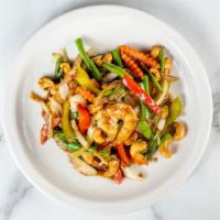 Pad Cashew Nut · Sauteed cashew nut, onion, bell pepper, carrot and scallion in brown sauce.