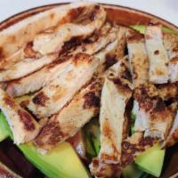 Avocado Mixed Salad With Chicken · 