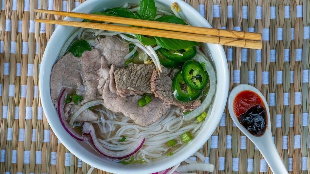 Saigon Bistro · American · Noodles · Food & Drink · Chicken · Vietnamese