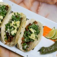 Tacos Autenticos · Bistec, pollo, al pastor, carnitas, cecina, carne enchilada.