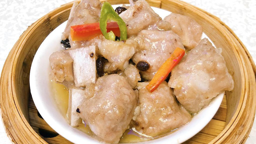 Steamed Spare Ribs 豉汁排骨 · Fragrant spare ribs steamed with fermented black beans, pumpkin, and bell peppers