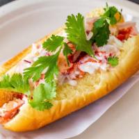 Lobster Roll Classic · New england large chunks of lobster, mayonnaise, and celery, stuffed into a hot dog bun bread.
