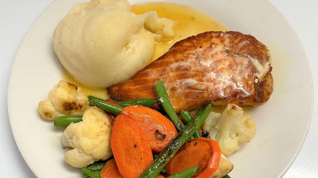 Salmon With Steamed Vegetables & Mashed Potato · 