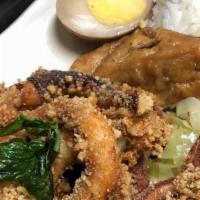 Fried Calamari Over Rice 鹽酥魷魚蓋飯 · 