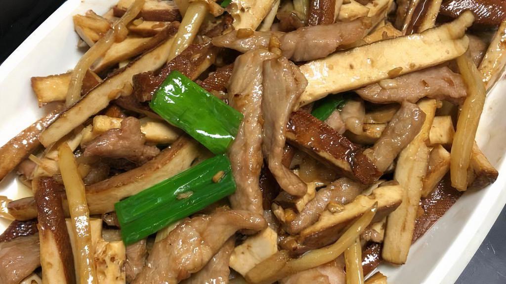 Beef With Dried Bean Curd / 香干牛肉絲 · 