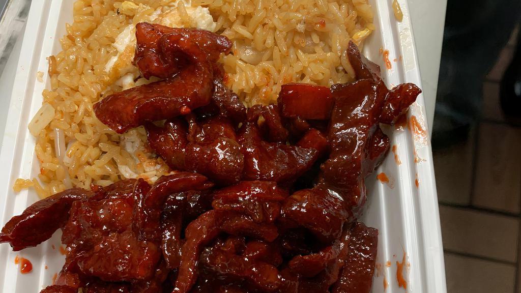 Boneless Spare Ribs无骨排C · Served with white, fried, pork, veggie, chicken, beef or shrimp rice and egg roll or soda.