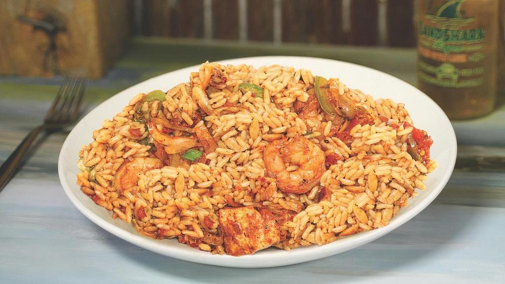Jimmy'S  Jammin´ Jambalaya  · Jimmy´s Jammin´ Jambalaya
Cajun rice loaded with shrimp, chicken and Andouille sausage simmered in a spicy broth.
950 Cal.