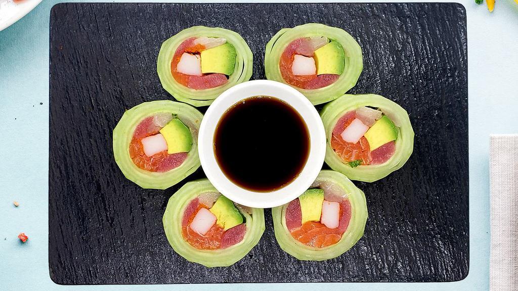 Perfect Naruto Roll · (wrapped with cucumber)
In: salmon, tuna, yellowtail, kani, avocado, masago
Ponzu sauce on the size