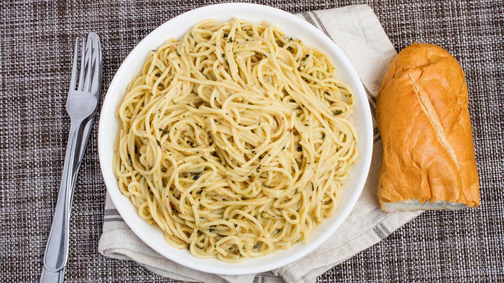Pasta With Garlic & Oil · 