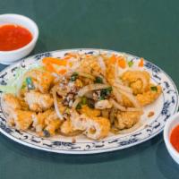 Muc Chien Don · Crispy squid with garlic sauce.