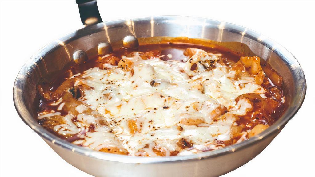 Hae Mool Cheese Ddukbokki · Chef''s choice. Rice cake and fresh seafood in a spicy house sauce covered with cheese.