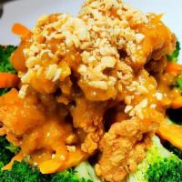 Rama Peanut · Fried meat with steamed broccoli, carrots, and house peanut sauce.