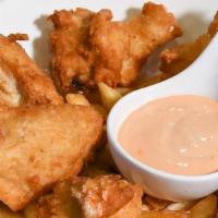 Chicken Wings · Alitas de pollo con papas fritas
