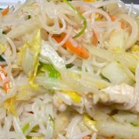 Chicken Mei Fun · Skinny noodle with chicken and vegetable