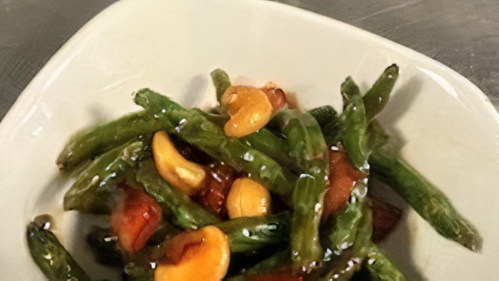 Szechuan Green Beans · red peppers, roasted cashews