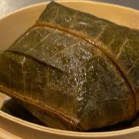Sticky Rice With Lotus Leaf 糯米雞 · Wraps rice, chicken and sausage.
糯米, 雞肉及臘腸。