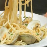 Linguine With Clams · White or red sauce.