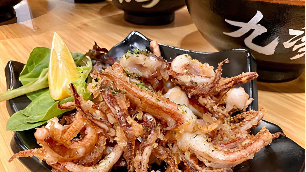 Ika Geso Kara-Age 唐扬鱿鱼须 · Fried Squid Tentacles.