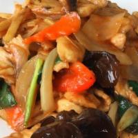 Chicken String · Spicy. Chicken stir-fried with string bean, basil, chili paste, and soy bean. Hot and spicy.