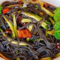 Hot & Sour Fern Root Flat Noodles 酸辣蕨根粉  · Spicy