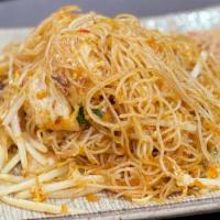Mee Siam (With Peanut) / 米暹 · Stir-fried Noodle with Bean sprout in spicy Thai Chili sauce, sprinkle with grounded peanut....