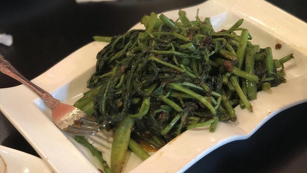 Kangkung Belachan 馬來盞通菜 · Spicy.