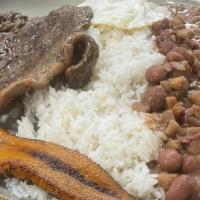 Especial De Bandeja / Tray Special · Frijoles, arroz, bistec, huevo, plátanos. / Beans, rice, steak, egg, plantains.