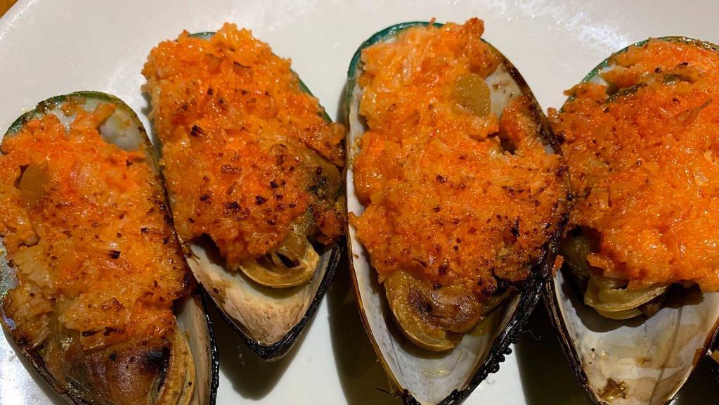 Green Mussel · 5 pieces grilled mussel with special sauce.