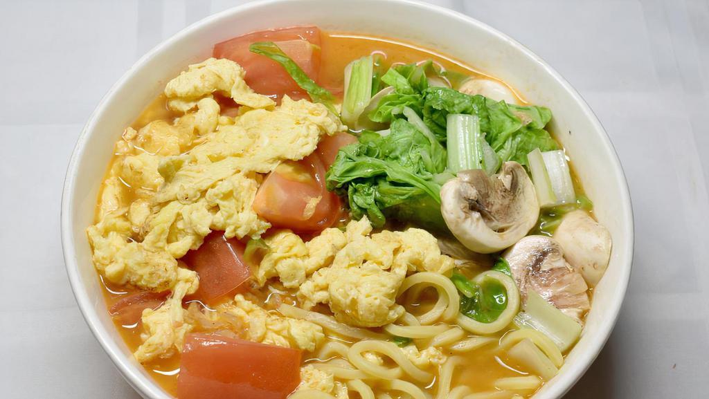 Tomato With Egg Noodle Soup 蕃茄雞蛋湯麵 · 