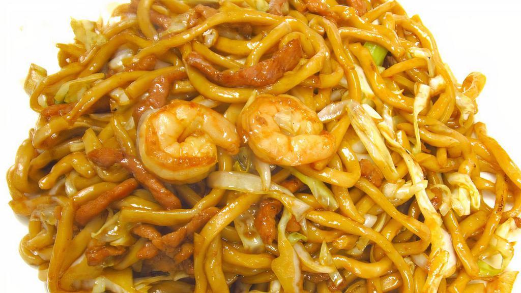 Shanghai Assorted Fried Noodle 上海粗炒麵 · 