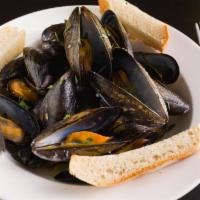 Mussels In White Wine Sauce · 