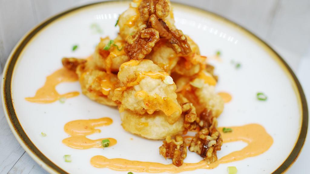 Walnut Shrimp · Golden shrimp with caramelized walnut & spicy mayo sauce.