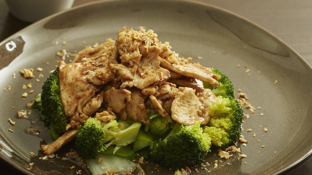 Bangkok Garlic & Vegetables · Meat sautéed in garlic sauce on a bed of steamed broccoli & Chinese broccoli.
