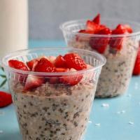 Strawberry Chia Overnight Oats · oats, chia, maple syrup, vanilla extract, almond milk, strawberries and almonds