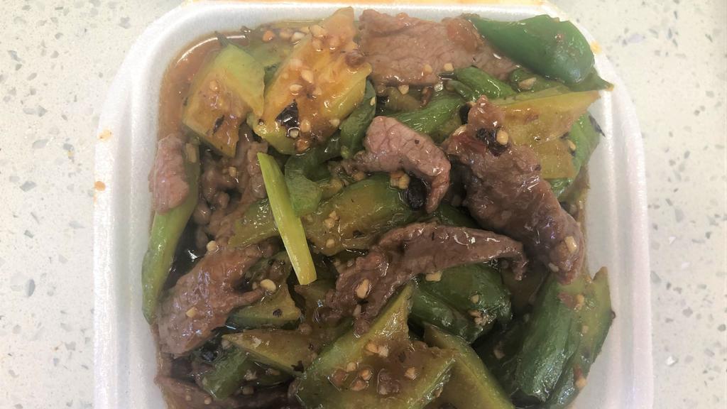 Beef With Bitter Melon 苦瓜牛肉 · 