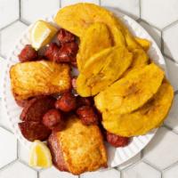 Tres Golpe · Mixed platter with longaniza, salami and fried cheese
