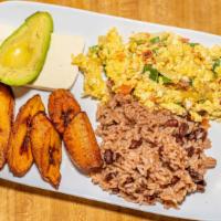 Desayuno De Tazumal / Tazumal Breakfast · Huevos revueltos con plátano, aguacate, casamiento y queso fresco. / Scrambled eggs with swe...