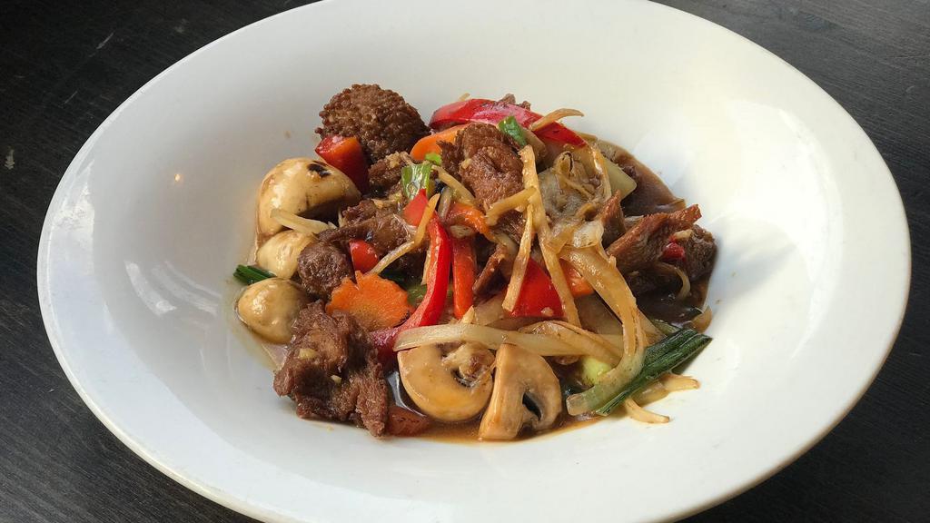 Ginger Sauce · Stir fried the aroma of fresh healthy ginger with mushrooms, onions, bell peppers and carrots.