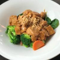 Tofu Rama Peanut Sauce · Served on a bed of steamed vegetable and topped with house peanut sauce.