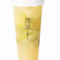 Fresh Lemon Four Season Oolong Tea  爆柠四季春 · Made with one of  lime,  slice of lemon, combine with Four Season  Oolong tea. 含有一整个青柠和满满维生素...