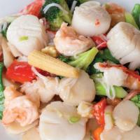 Seafood Delight · Shrimp, lobster and scallop with Chinese veg.