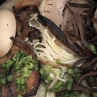 Ippin Ramen(豚骨拉面) · Chashu, egg,scallions,tree mushroom, the rich pork broth.