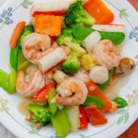 Seafood Combination · Shrimp, lobster meat, crabmeat, scallops sauteed with Chinese vegetables.