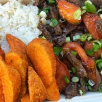 Lomo Saltado Platter · angus sirloin beef-stir fry, lemon pepper sauce, white  rice,  mojo fries