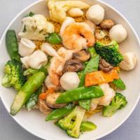 Pan-Fried Noodles With Assorted Seafood · Noodles come pan-fried (Dry)