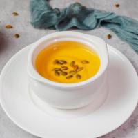 Creamy Pumpkin Soup · Sopa Cremosa de Abobora.