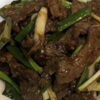 Sliced Beef With Scallions And Ginger · 