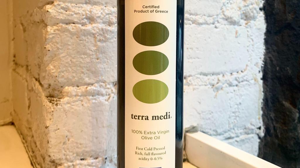 Terra Medi Olive Oil · First Cold Pressed
100 % Extra virgin Olive Oil 
250 ml